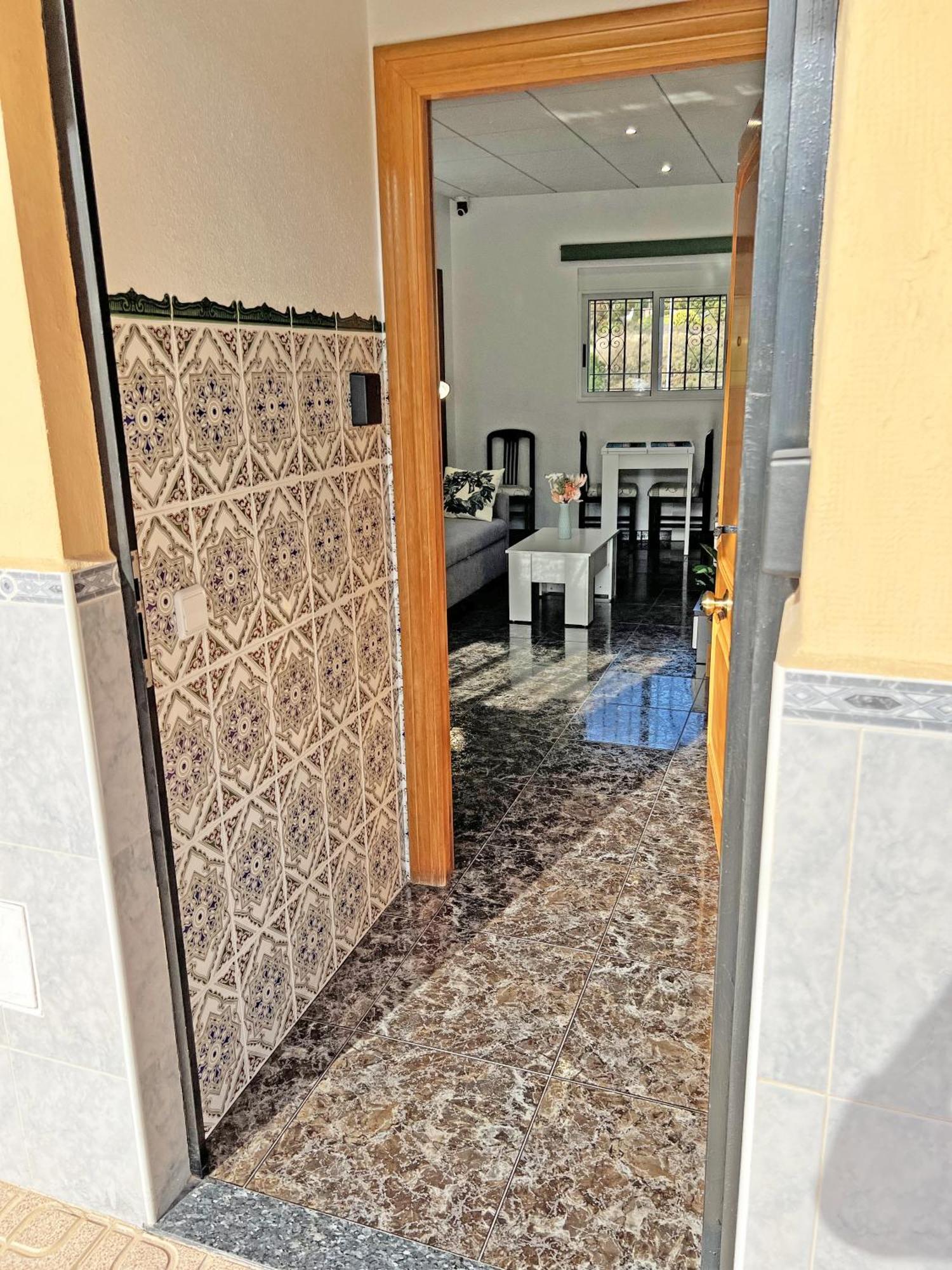 A 100 Metros De La Playa. Parking Gratuito Privado Leilighet Alicante Eksteriør bilde